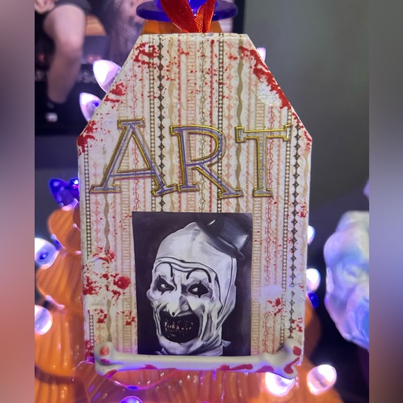 art the clown terrifying Christmas Halloween ornament 🖤🎄♥️ - Picture 1 of 5